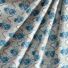 Load image into Gallery viewer, Dollhouse