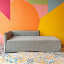 Load image into Gallery viewer, Ted Divan in Tarantino Linen Dune