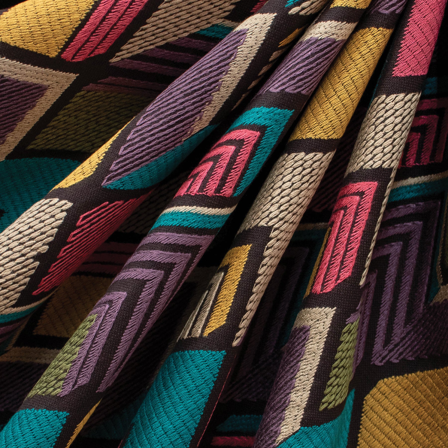 Solitaire Cloth Solitaire Oilspill Embroidered Fabric