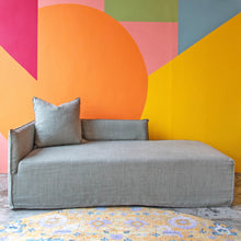 Load image into Gallery viewer, Ted Divan in Tarantino Linen Dune